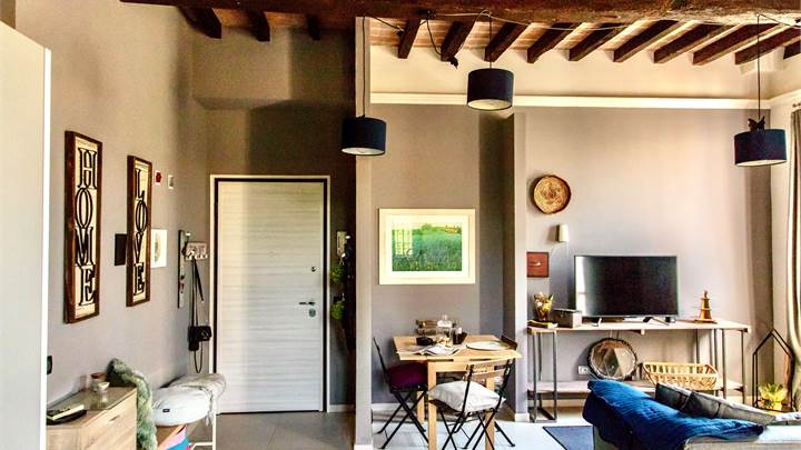 Splendida Porzione di Villa con Giardino Privato