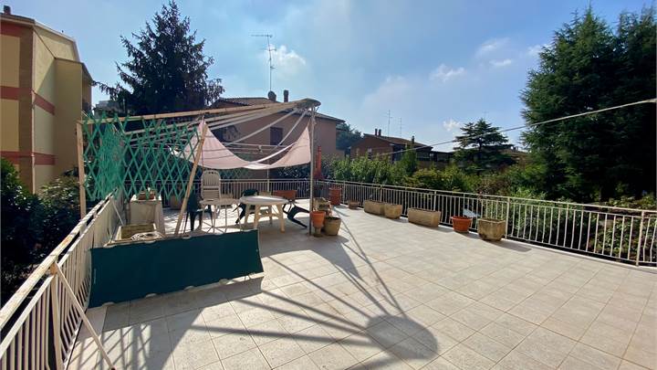 GRANDE APPARTAMENTO CON SPLENDIDO TERRAZZO