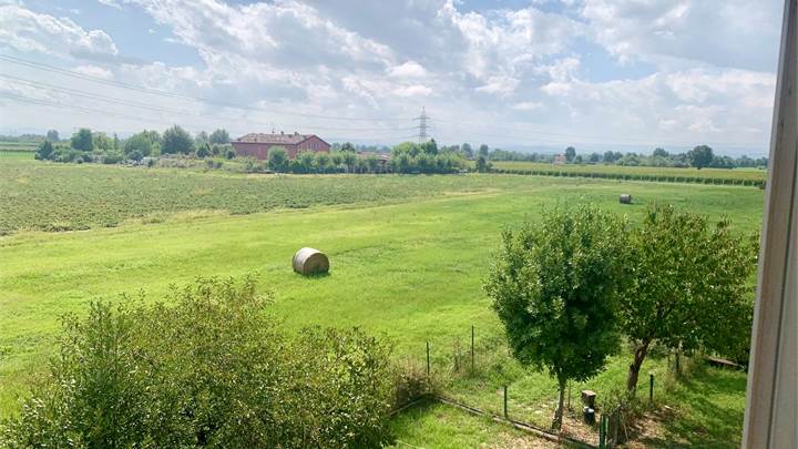 AMPIA SOLUZIONE CON GIARDINO AD USO ESCLUSIVO
